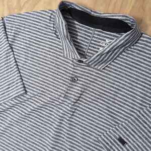 Nike Tiger Woods Polo Shirt Mens XL Gray Striped Dri-Fit Golf Stretch‎ Vented